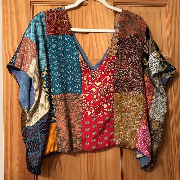 KB Goddess crop top~ silly & artsy!! These colors match ALL! ♥️📿✨☮️ - Picture 3 of 3